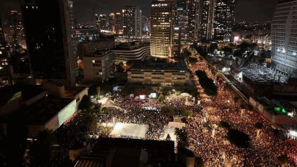 Lo sciopero generale israeliano. La piazza di Tel Aviv