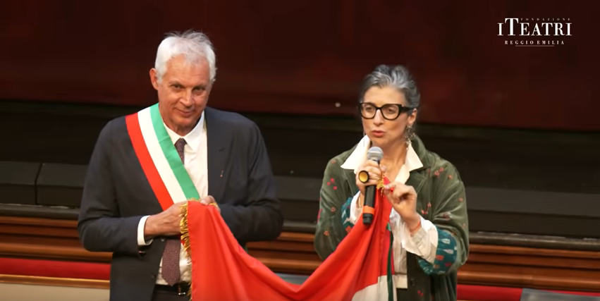 Francesca Albanese e il sindaco di Reggio Emilia